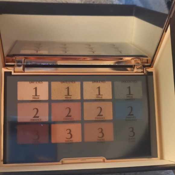 BNIB Charlotte Tilbury The Icon Palette - Picture 3 of 7